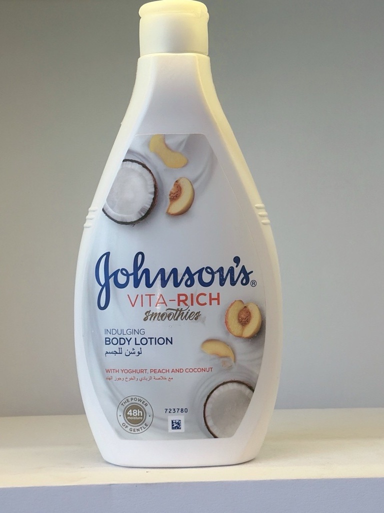 JOHNSON'S BODY LOTION WITH YOGHURT, HONEY AND OATS 400ml